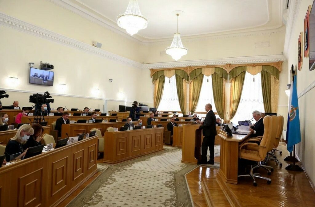 Областные депутаты приняли в первом чтении изменения в региональный закон, регулирующий вопросы градостроительной деятельности astrobl