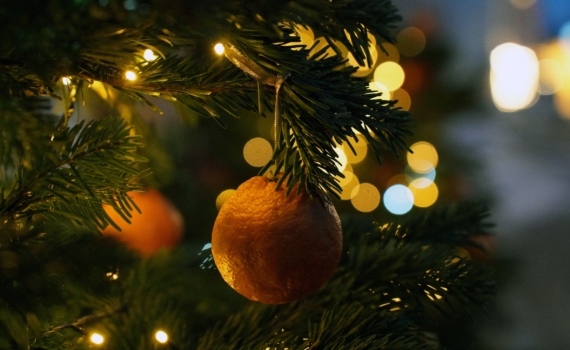 Чудеса по бюджету: ТОП-10 новогодних подарков до 500 рублей, которые точно порадуют близких